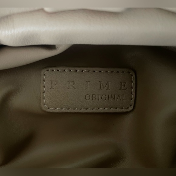 Bottega inspired Beige Dumpling Bag with Gold Chain - Picture 4 of 16